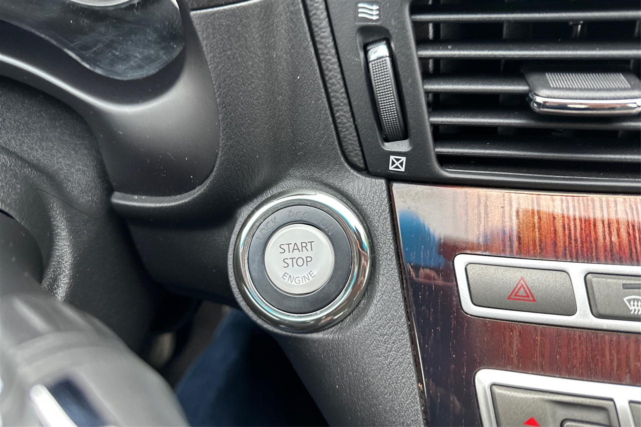 Infiniti Q70L Luxe 4D Sedan 3.7 2019