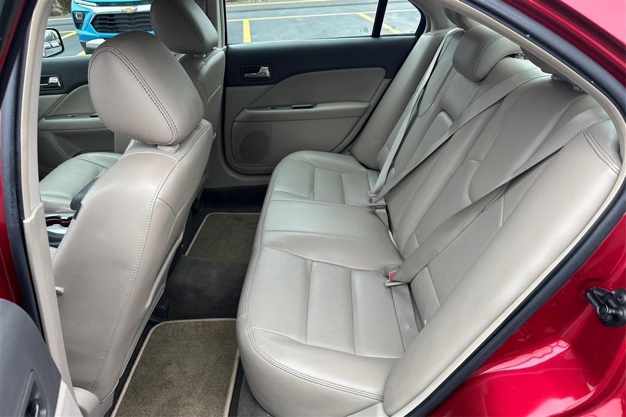 Ford Fusion SEL 4D Sedan 2012