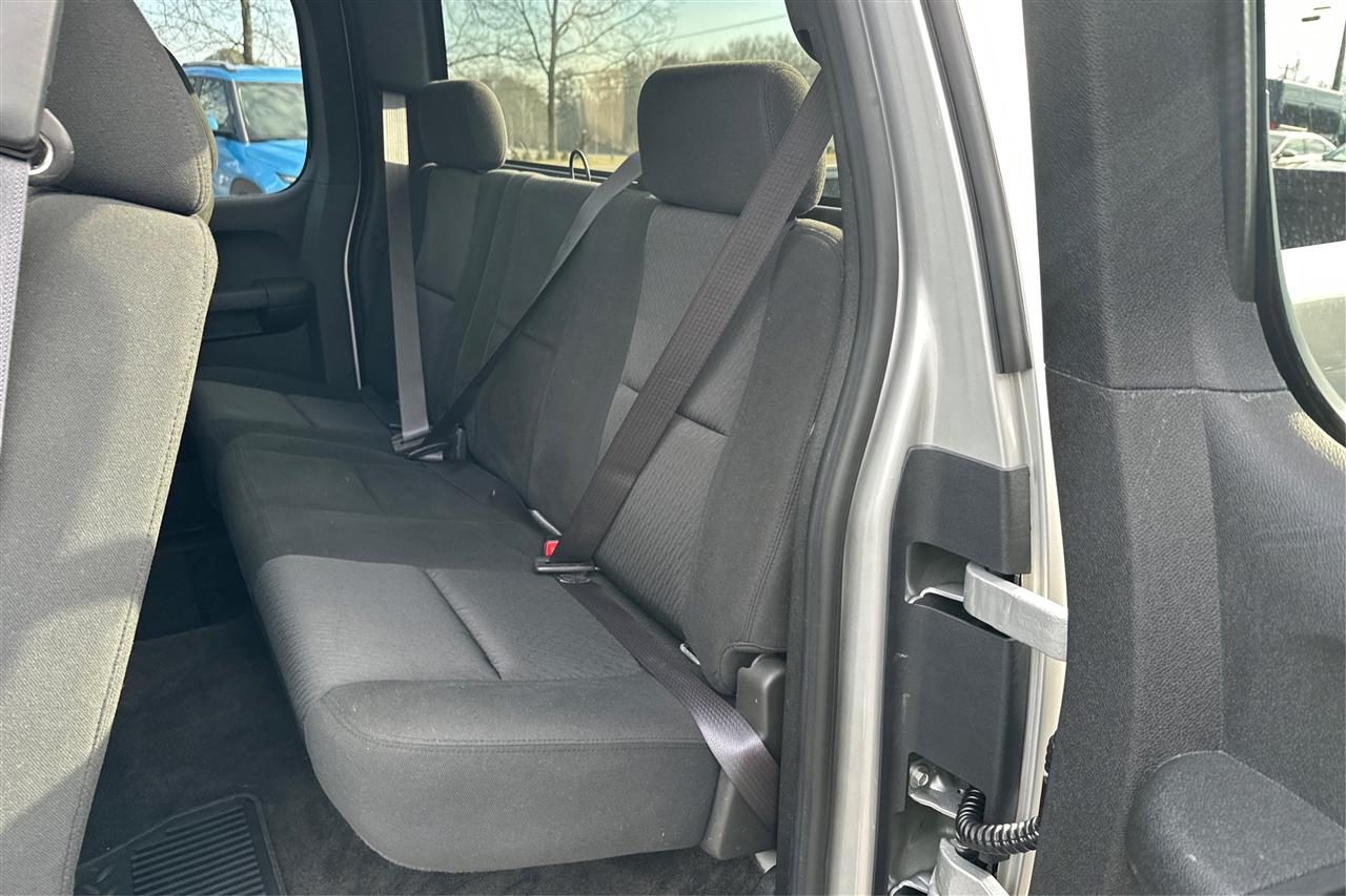 Chevrolet Silverado 1500 1LT Crew Cab 2WD 2011