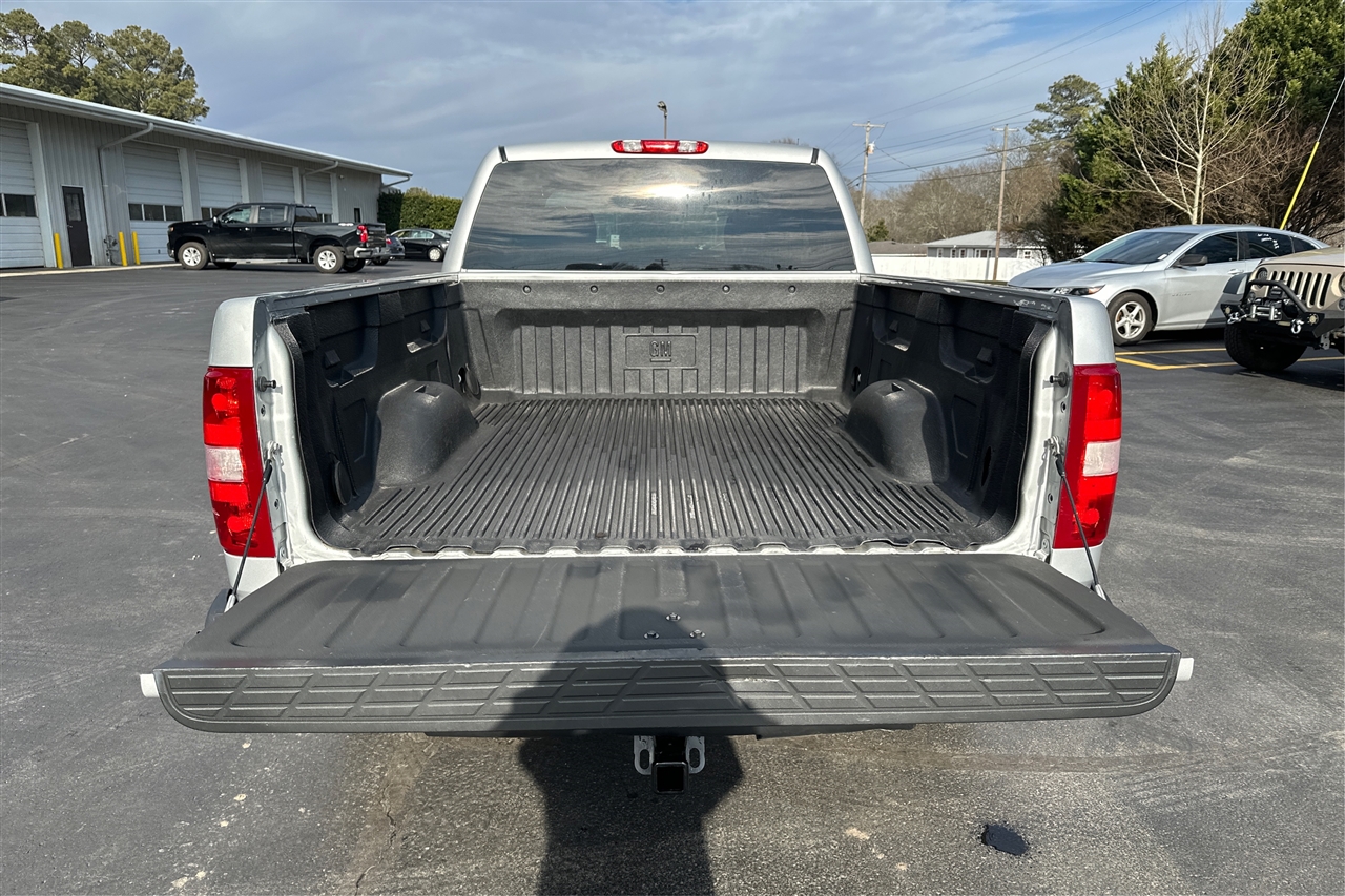 Chevrolet Silverado 1500 1LT Crew Cab 2WD 2011