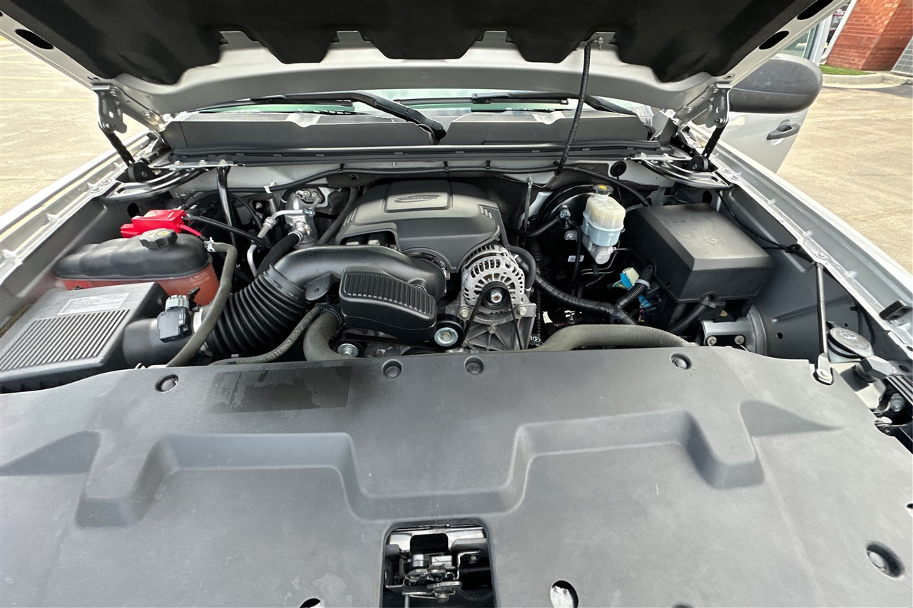 Chevrolet Silverado 1500 1LT Crew Cab 2WD 2011