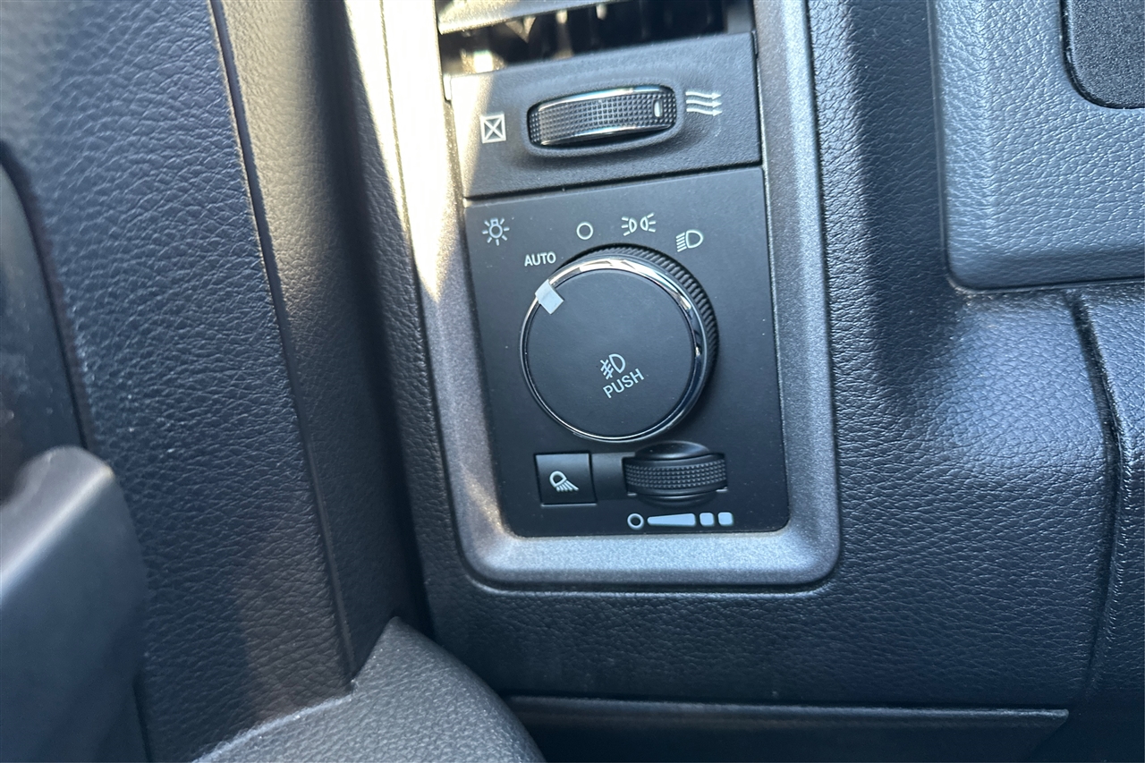 RAM 1500 DS Tradesman Crew Cab 4WD SWB 2019