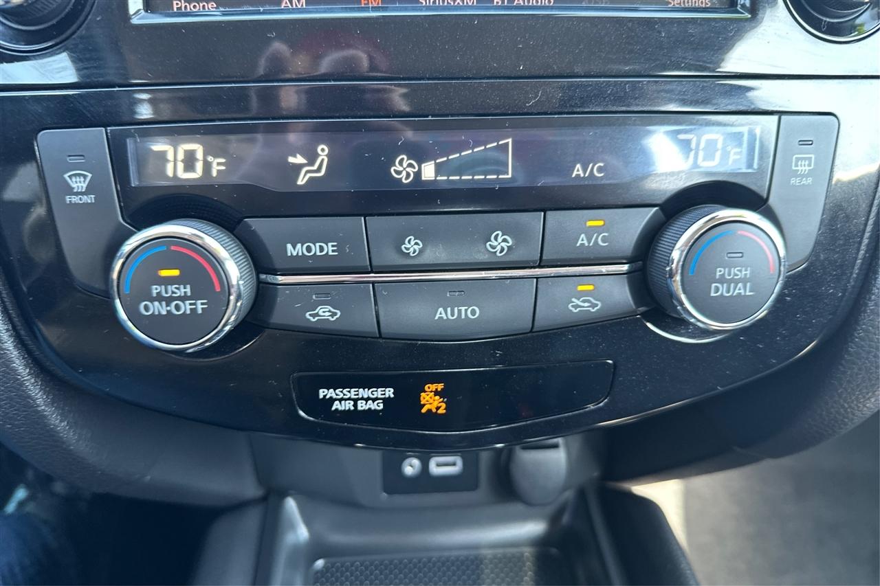 Nissan Rogue Sport SV 4D SUV FWD 2019