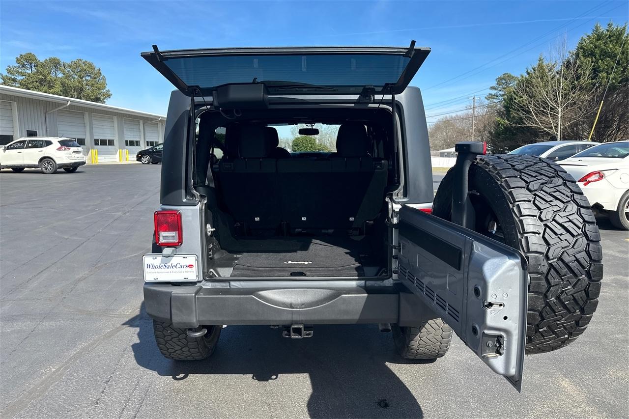 Jeep Wrangler Unlimited Sport 4D SUV 4WD 2017