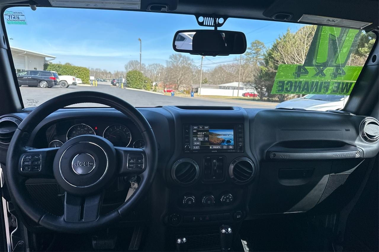 Jeep Wrangler Unlimited Sport 4D SUV 4WD 2017