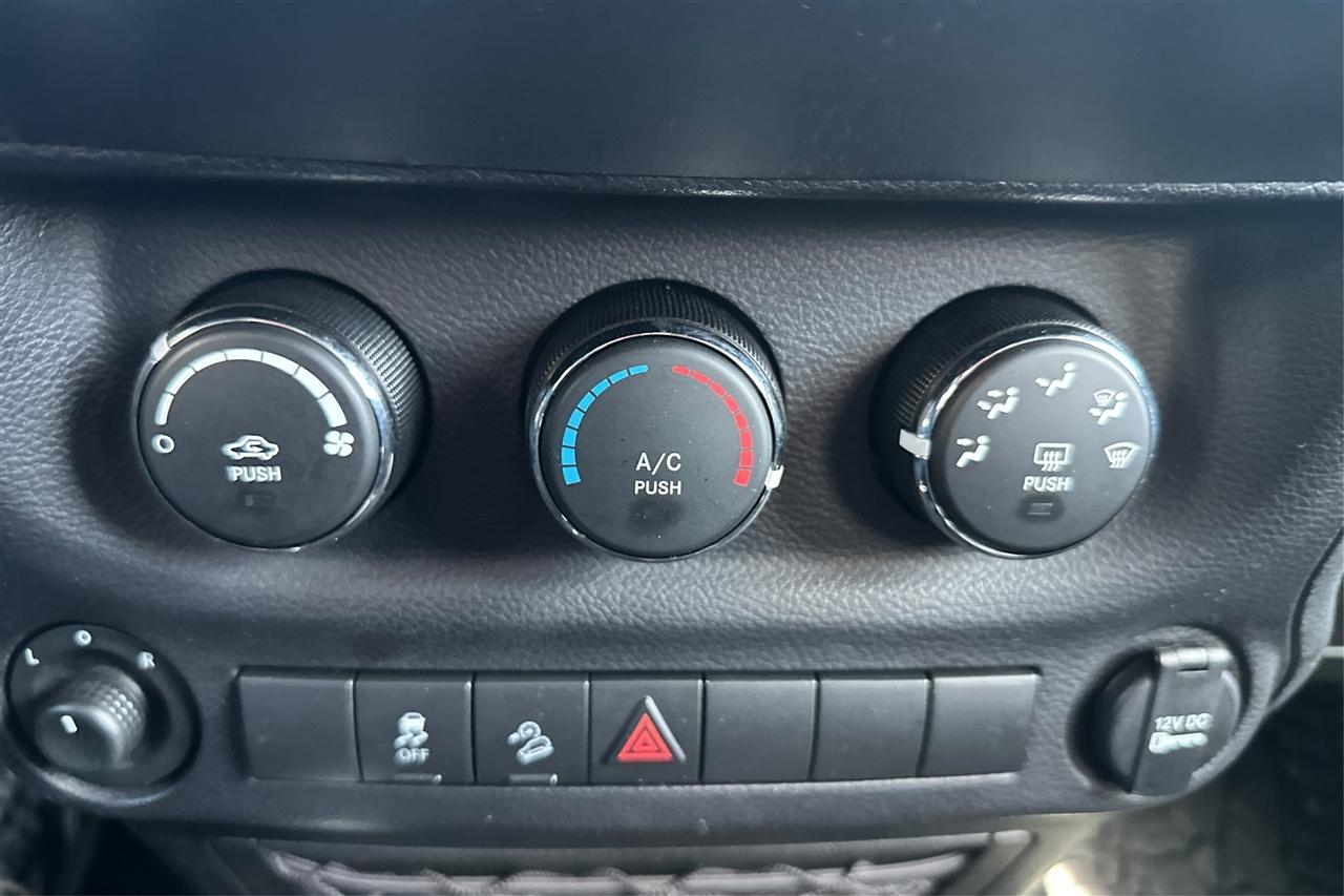 Jeep Wrangler Unlimited Sport 4D SUV 4WD 2017