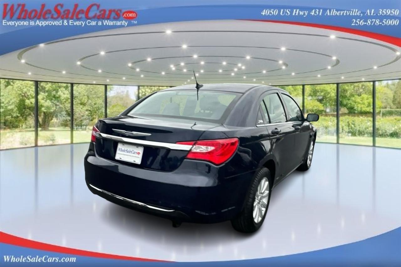 Chrysler 200 Touring 4D Sedan 2013