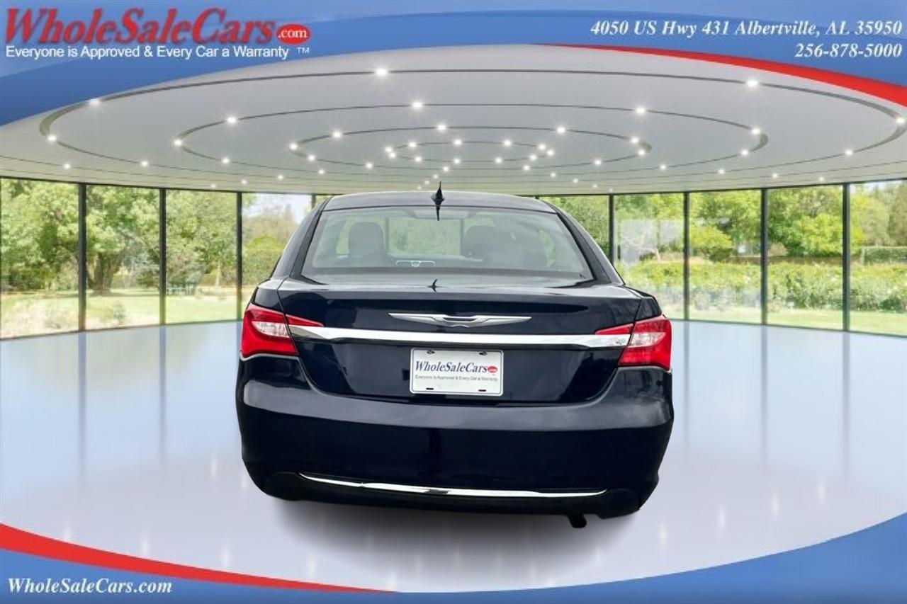 Chrysler 200 Touring 4D Sedan 2013