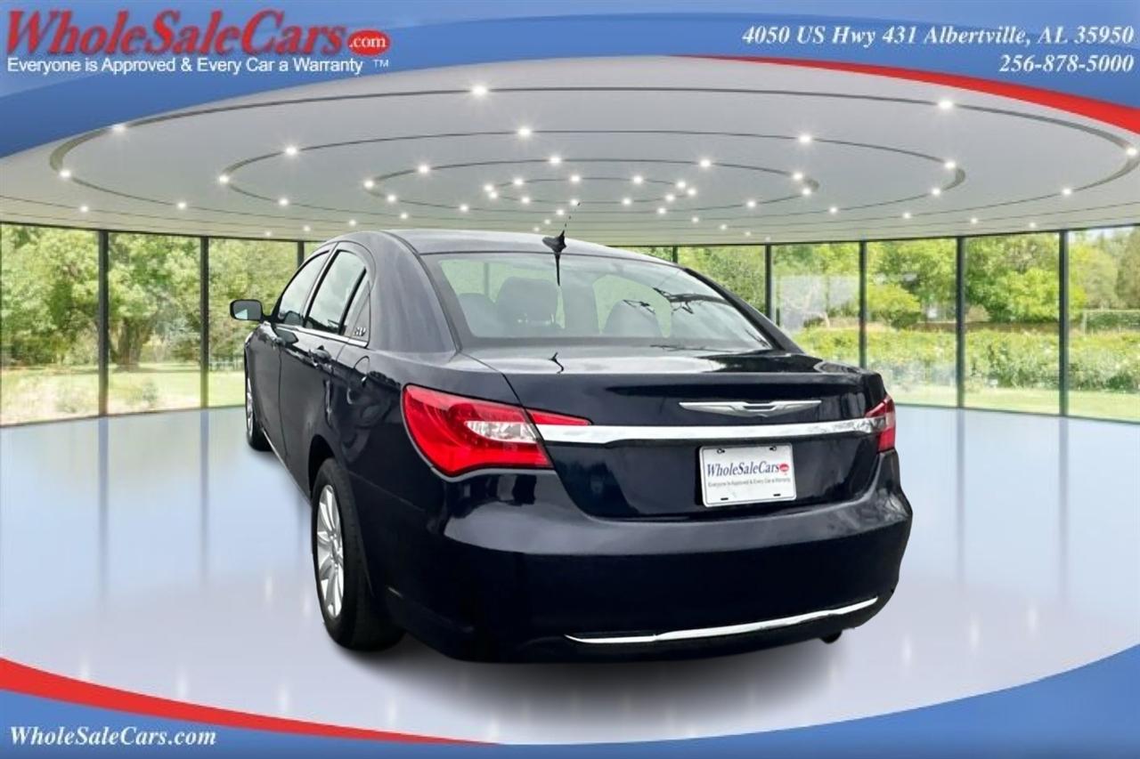 Chrysler 200 Touring 4D Sedan 2013