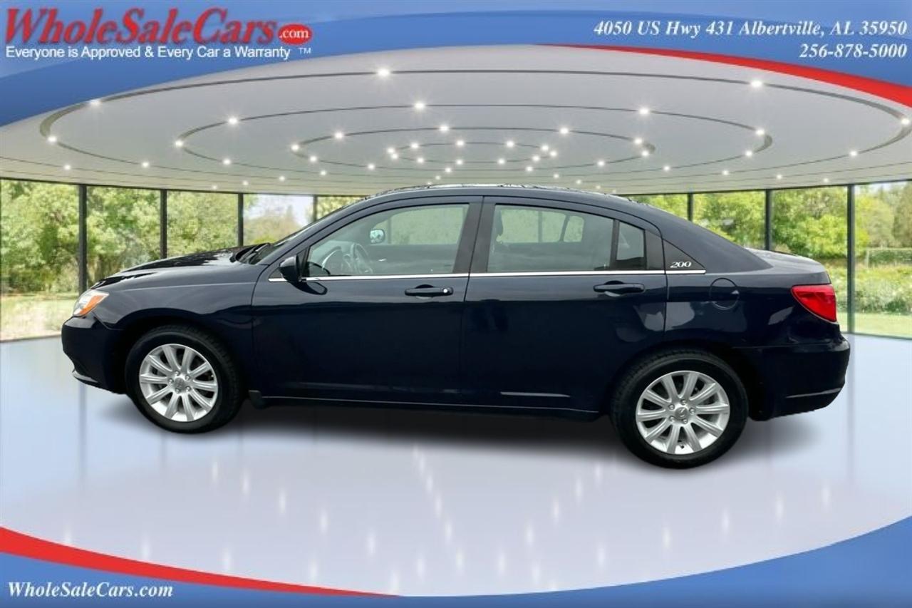 Chrysler 200 Touring 4D Sedan 2013