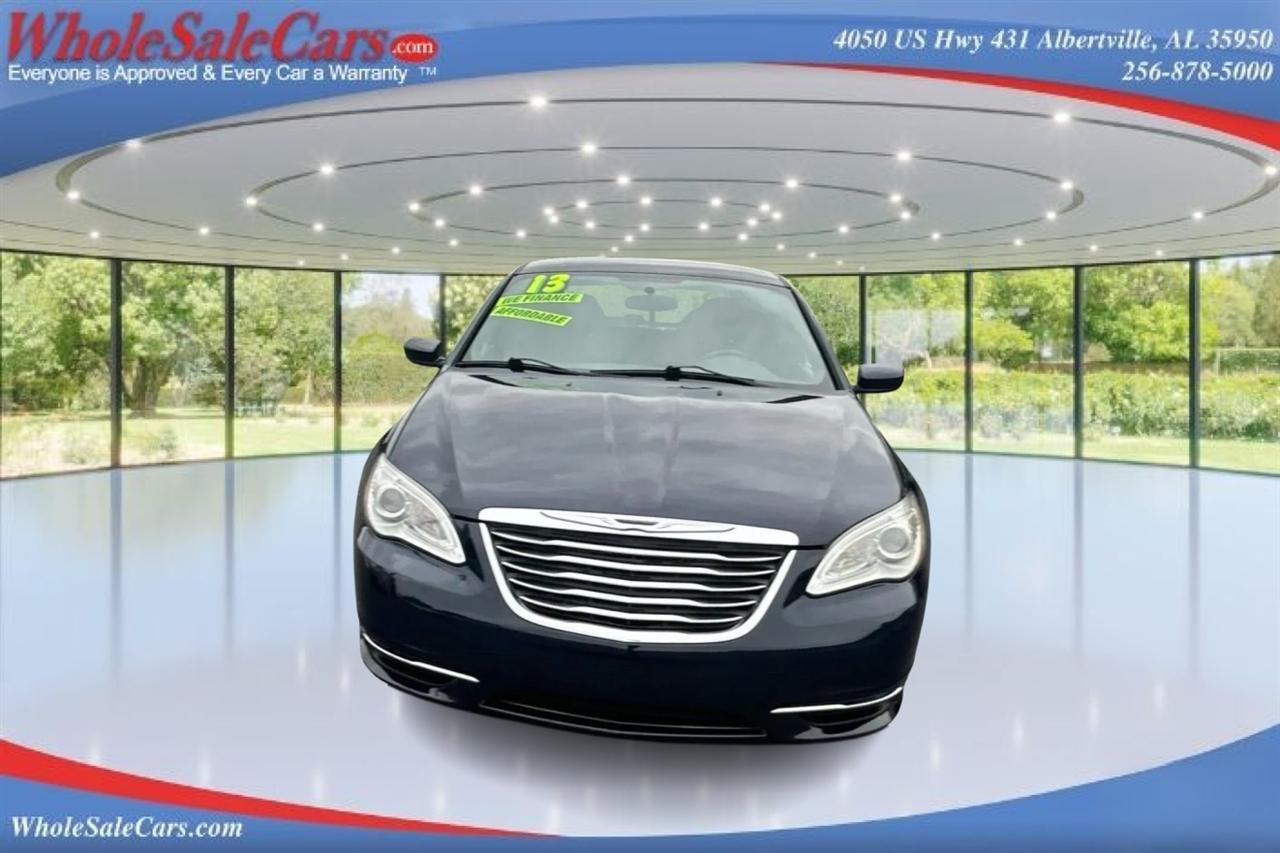 Chrysler 200 Touring 4D Sedan 2013