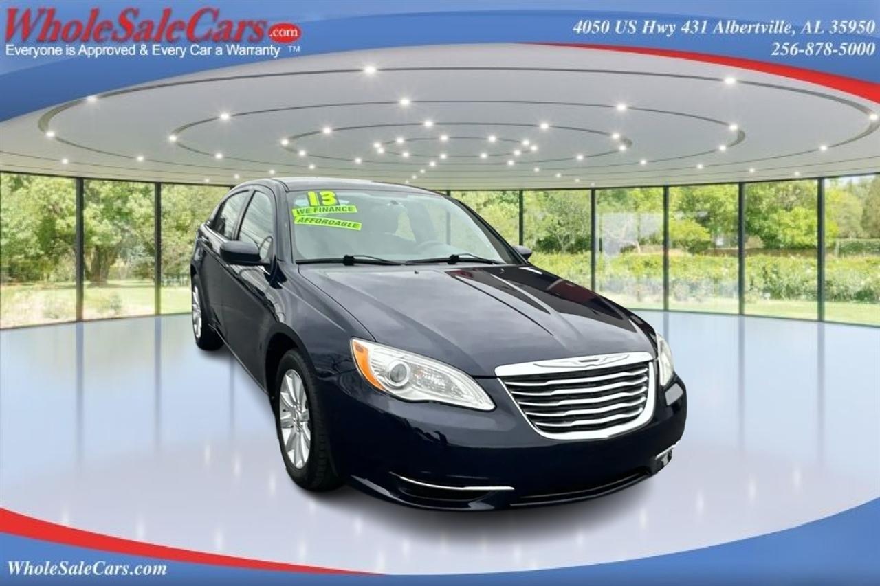Chrysler 200 Touring 4D Sedan 2013