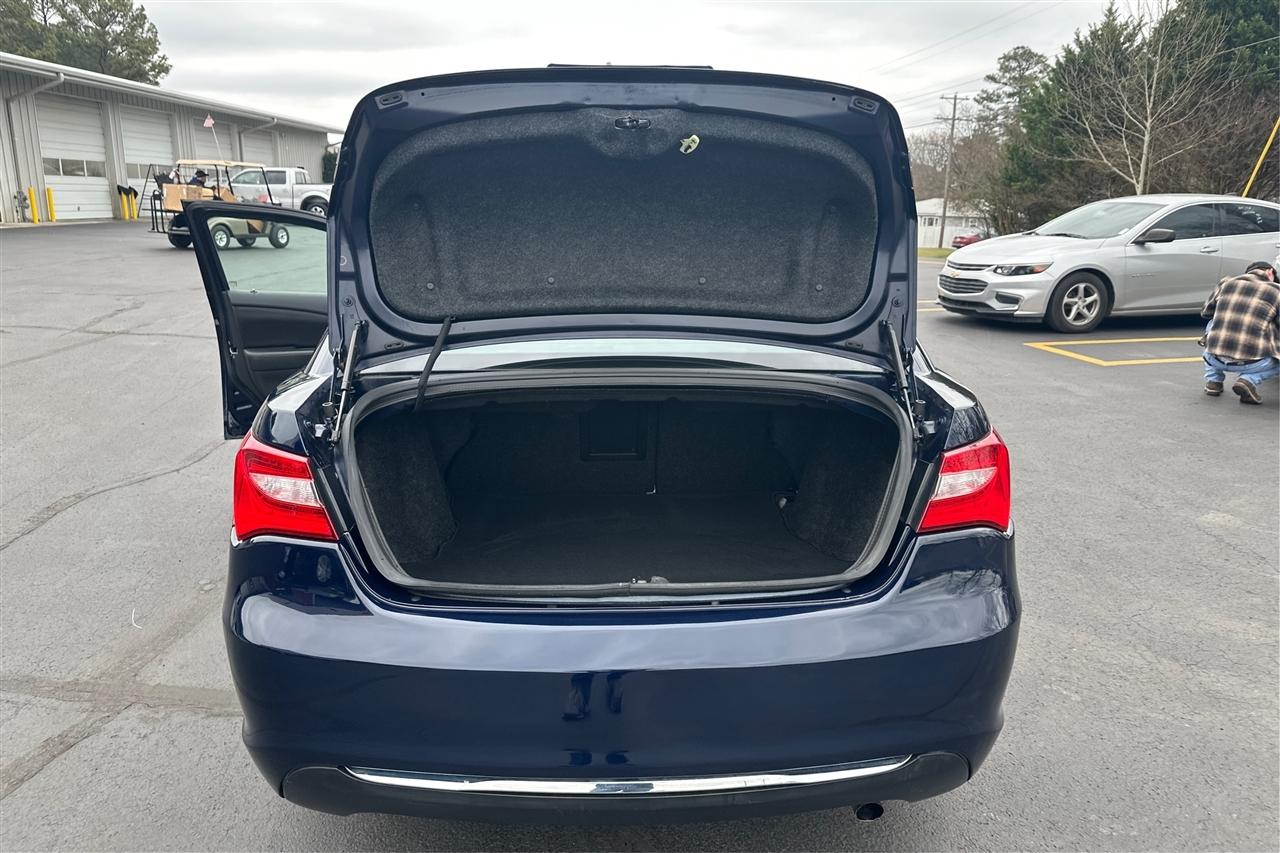 Chrysler 200 Touring 4D Sedan 2013