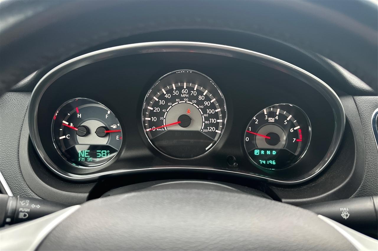 Chrysler 200 Touring 4D Sedan 2013