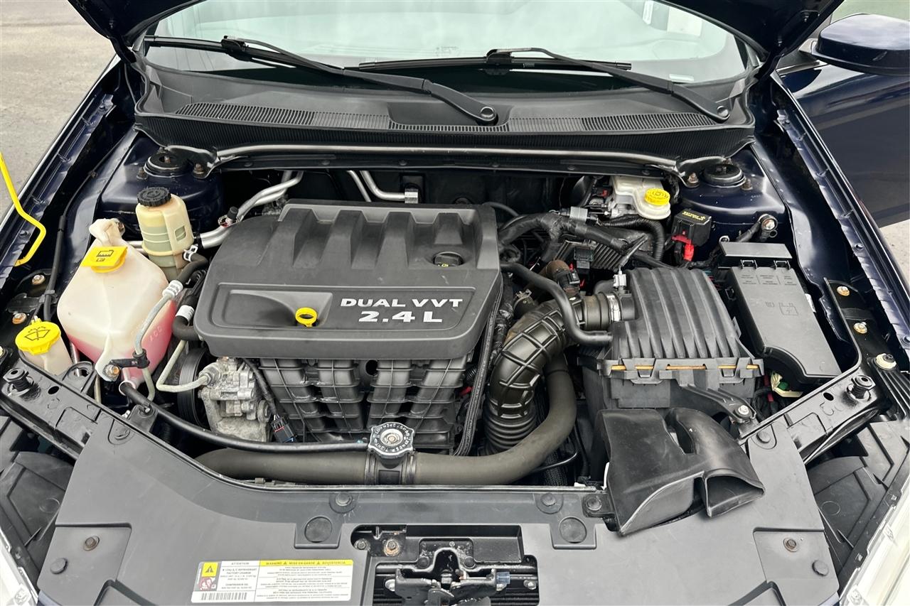 Chrysler 200 Touring 4D Sedan 2013