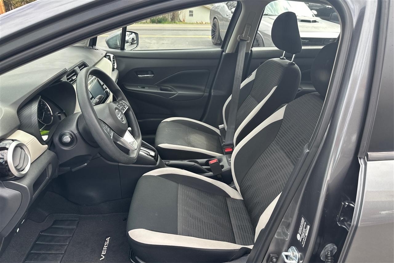 Nissan Versa SV 4D Sedan 2020