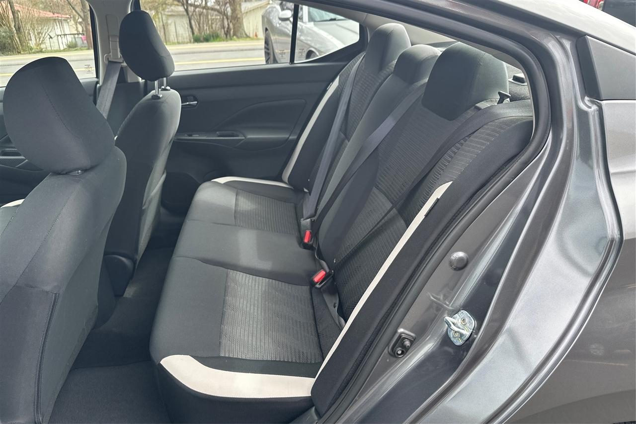 Nissan Versa SV 4D Sedan 2020