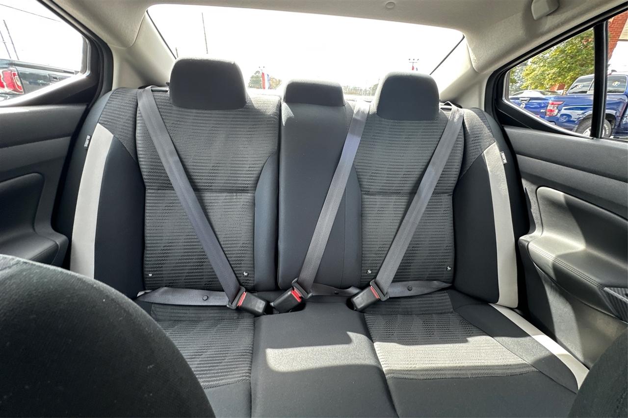 Nissan Versa SV 4D Sedan 2020