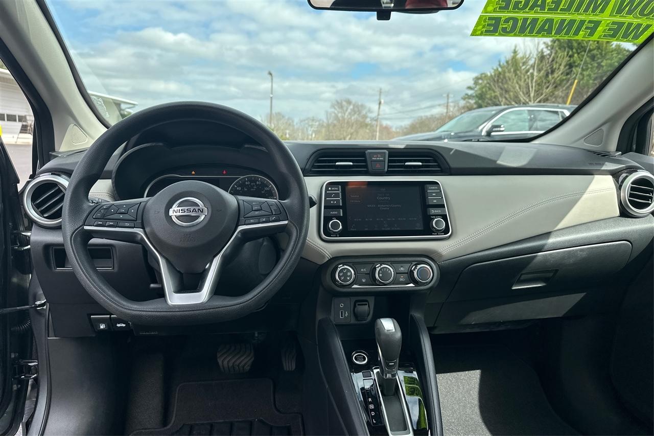 Nissan Versa SV 4D Sedan 2020