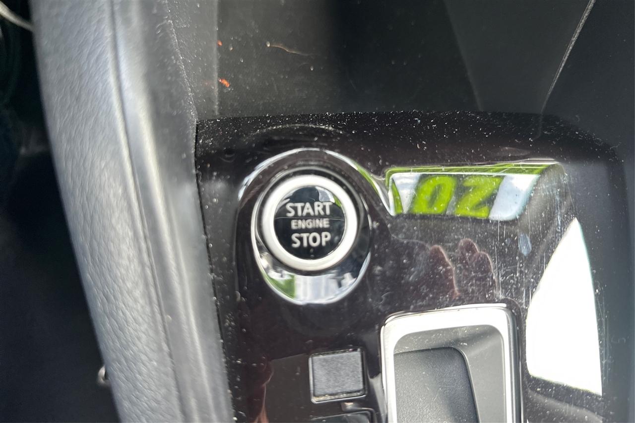 Nissan Versa SV 4D Sedan 2020