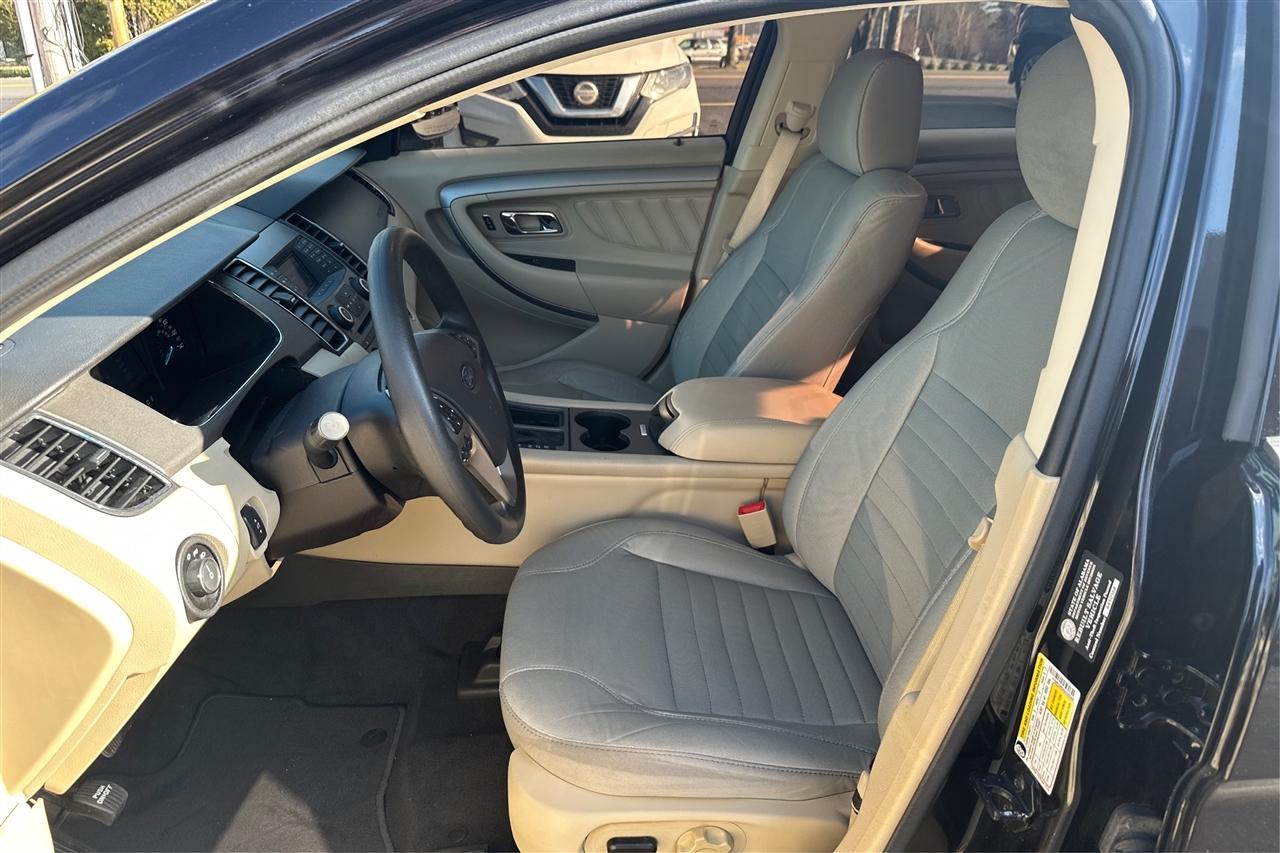 Ford Taurus SE 4D Sedan 2019