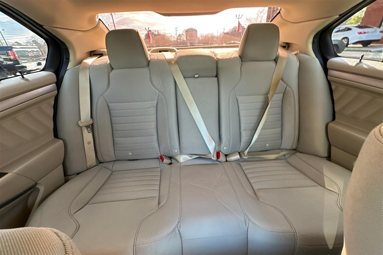 Ford Taurus SE 4D Sedan 2019