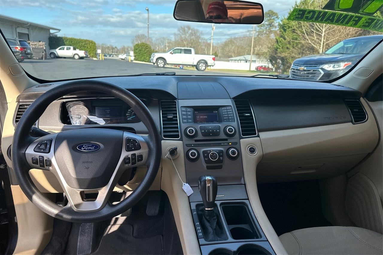 Ford Taurus SE 4D Sedan 2019