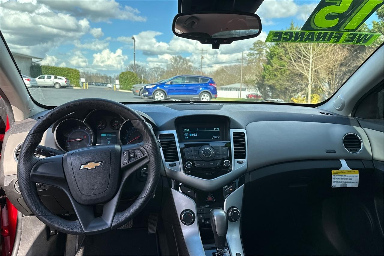 Chevrolet Cruze LS 4D Sedan 2015