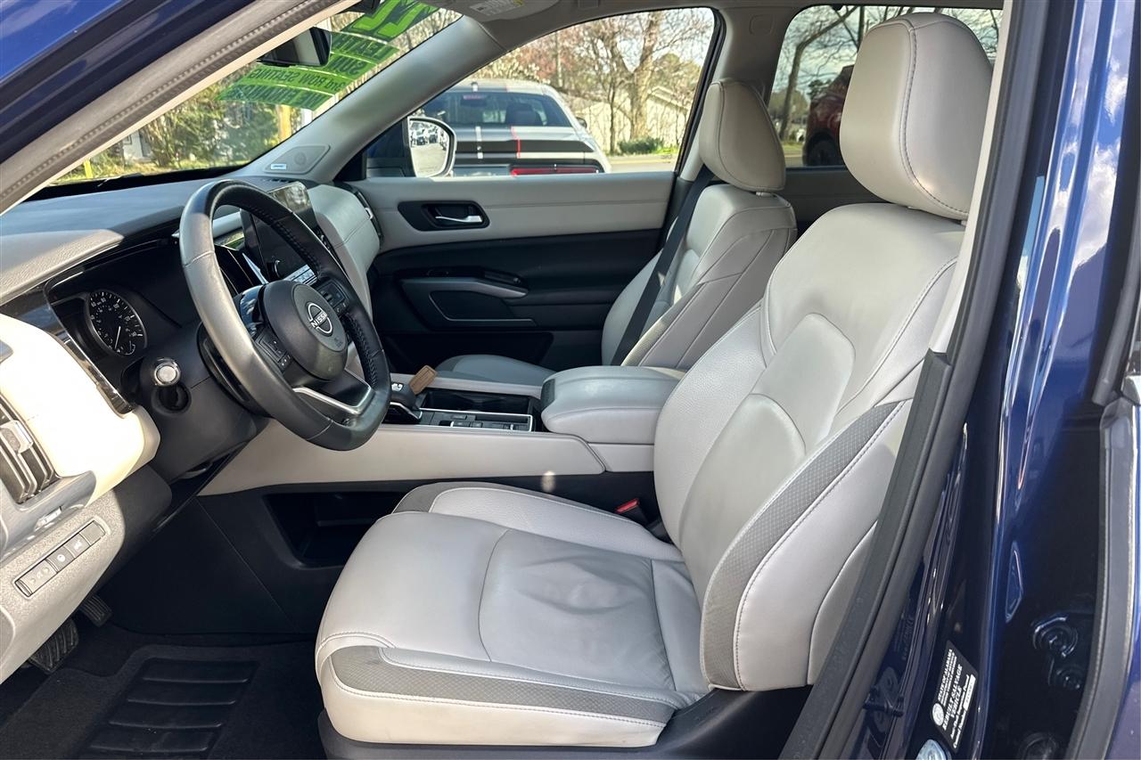 Nissan Pathfinder SL 4D SUV FWD 2022