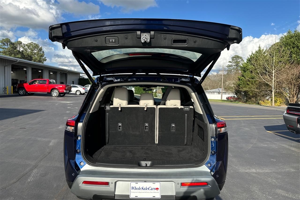 Nissan Pathfinder SL 4D SUV FWD 2022