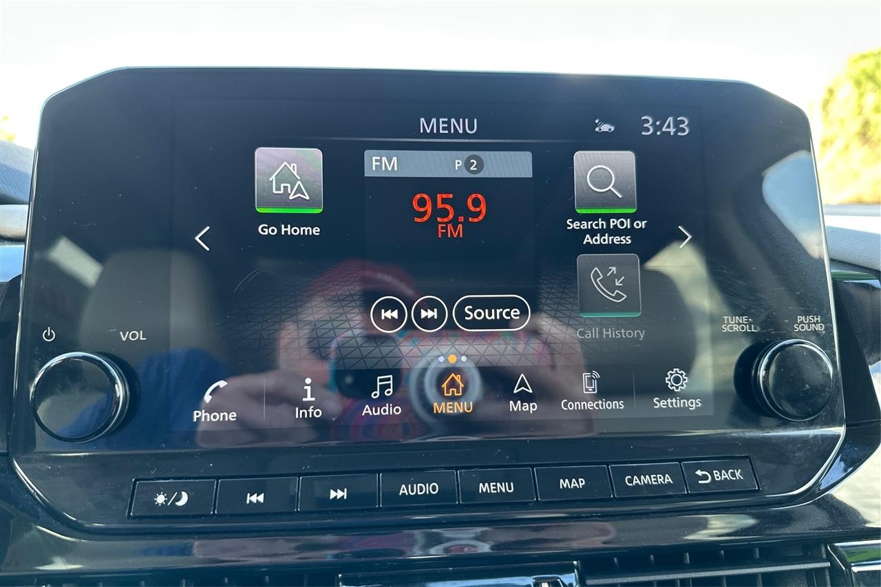 Nissan Pathfinder SL 4D SUV FWD 2022