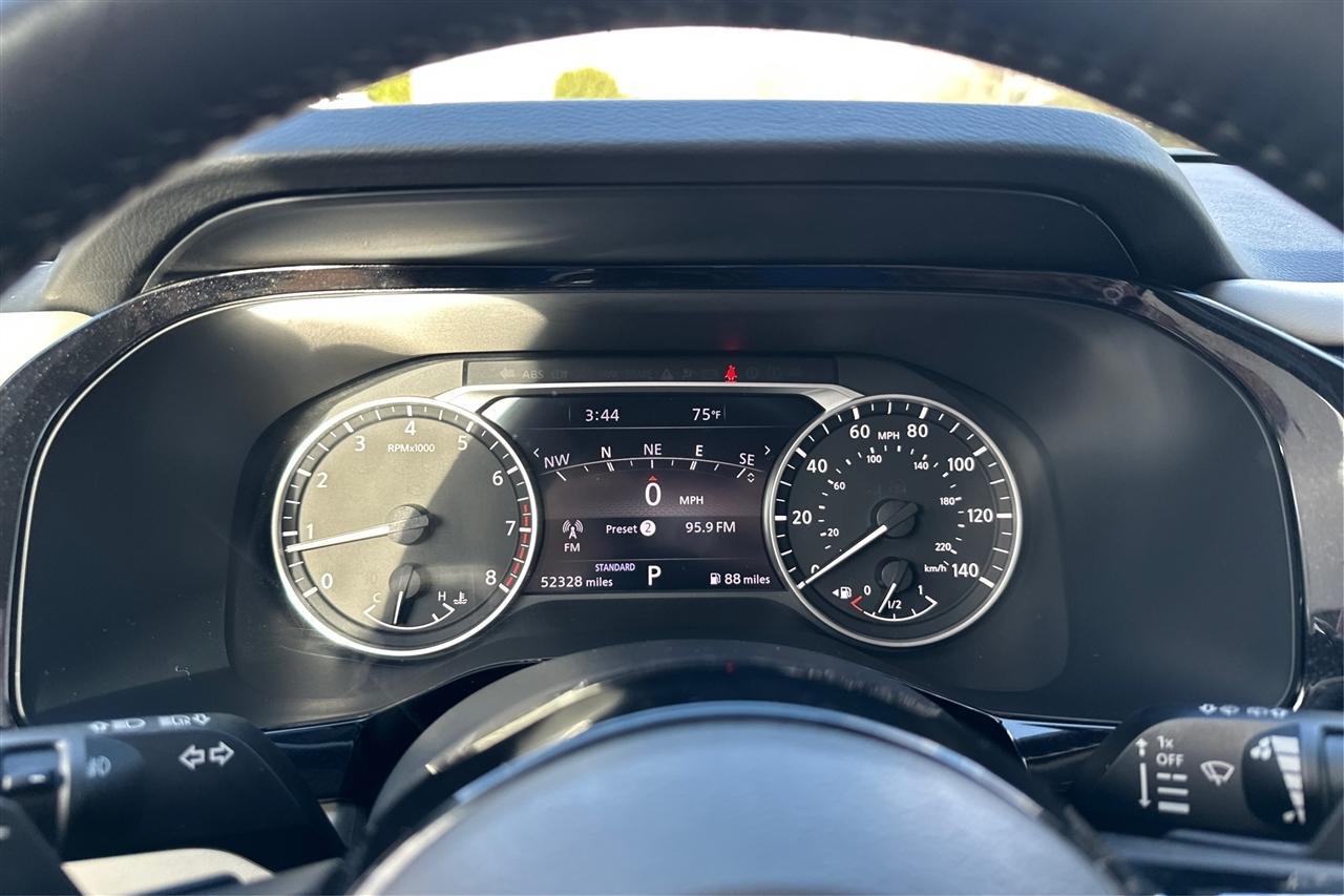 Nissan Pathfinder SL 4D SUV FWD 2022