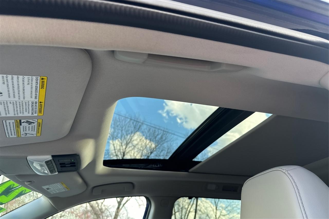 Nissan Pathfinder SL 4D SUV FWD 2022