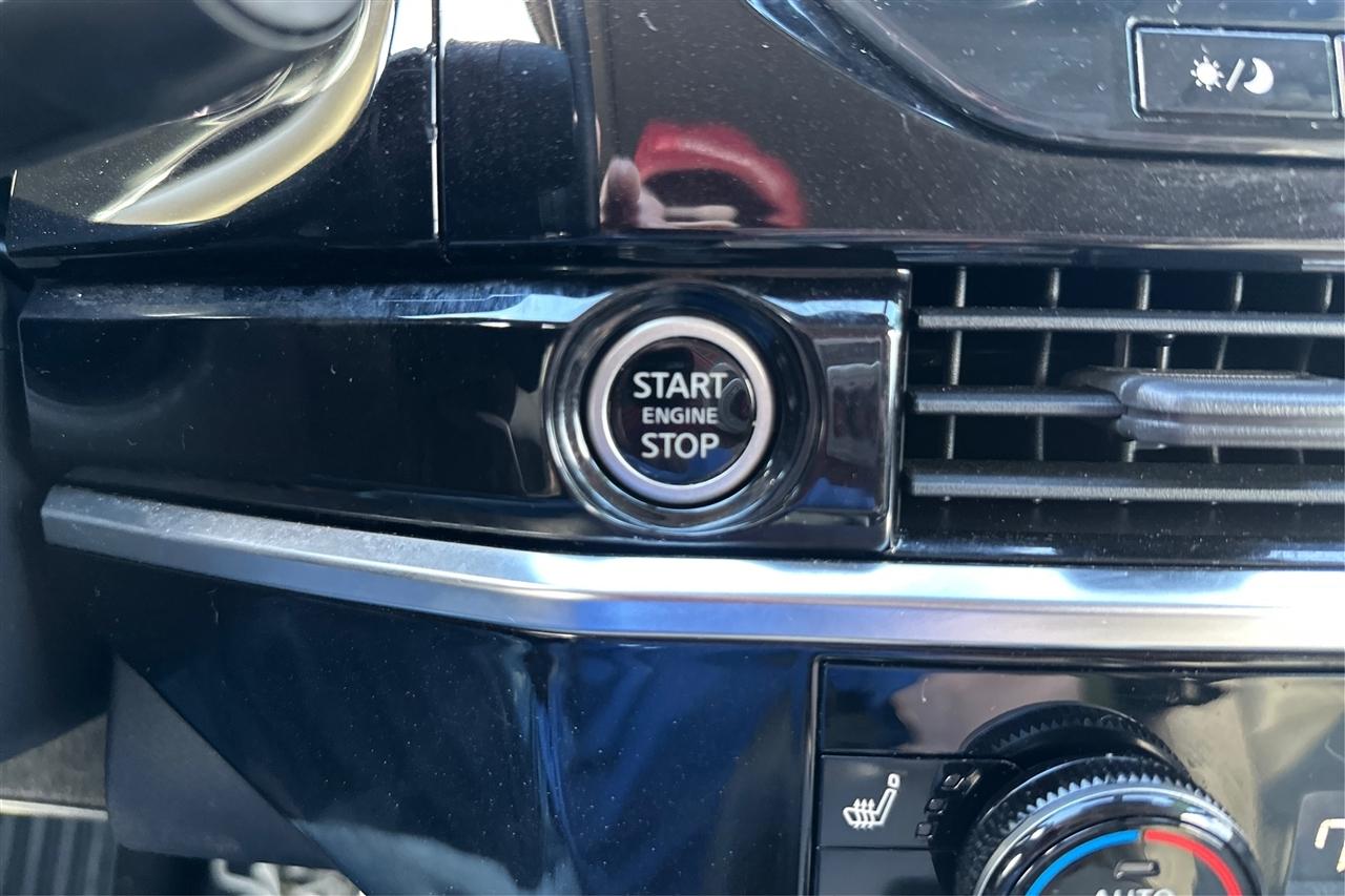 Nissan Pathfinder SL 4D SUV FWD 2022