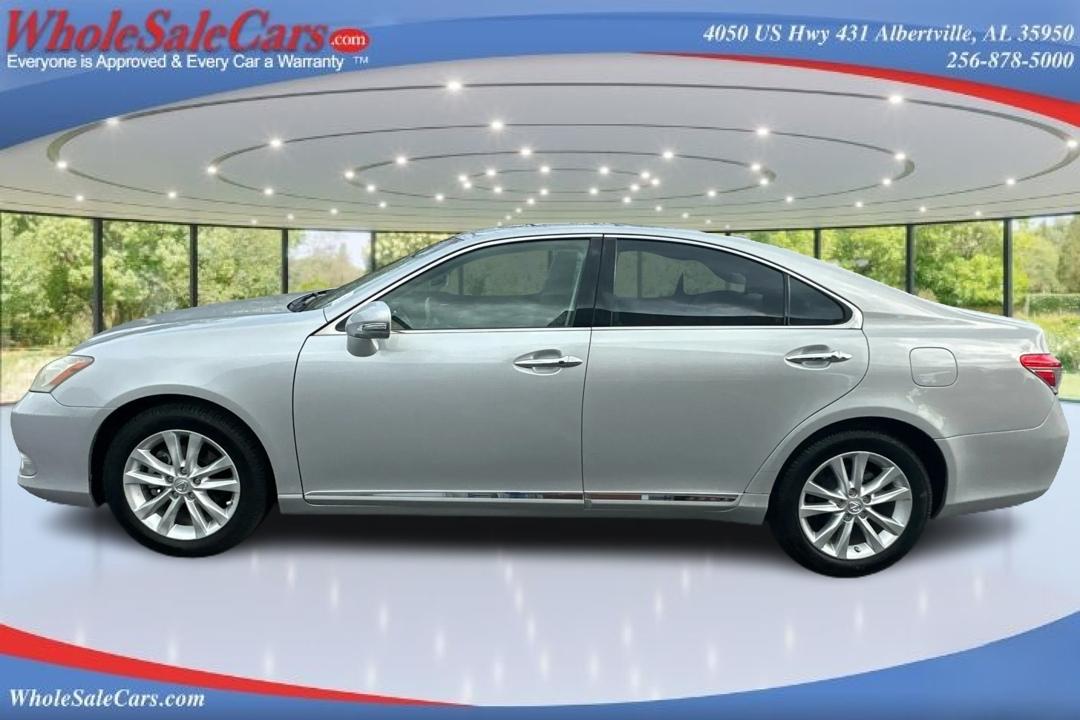 Lexus ES 350 4D Luxury Sedan 2011