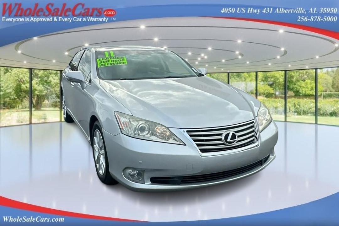 Lexus ES 350 4D Luxury Sedan 2011