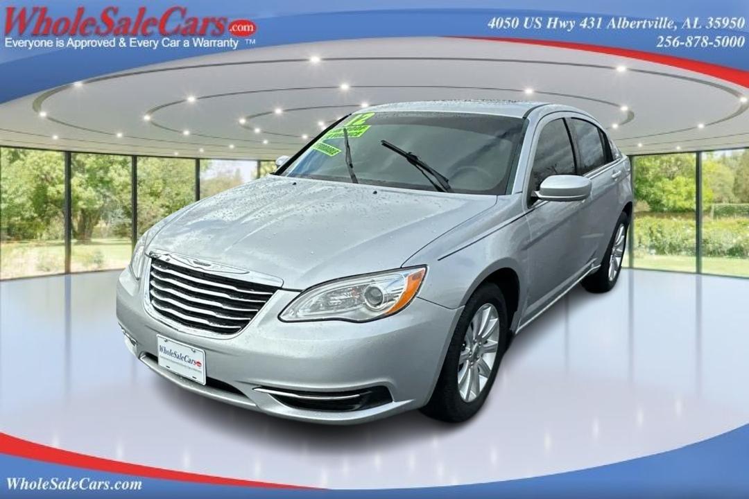 Chrysler 200 Touring 4D Sedan 2012