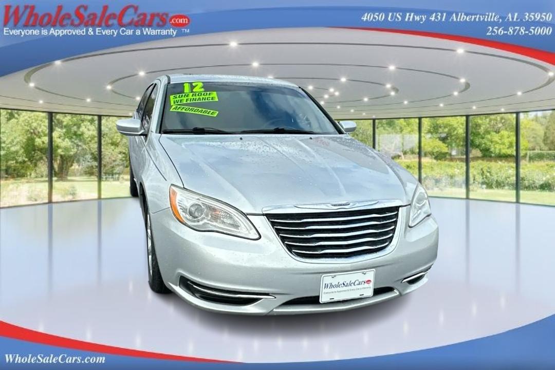 Chrysler 200 Touring 4D Sedan 2012