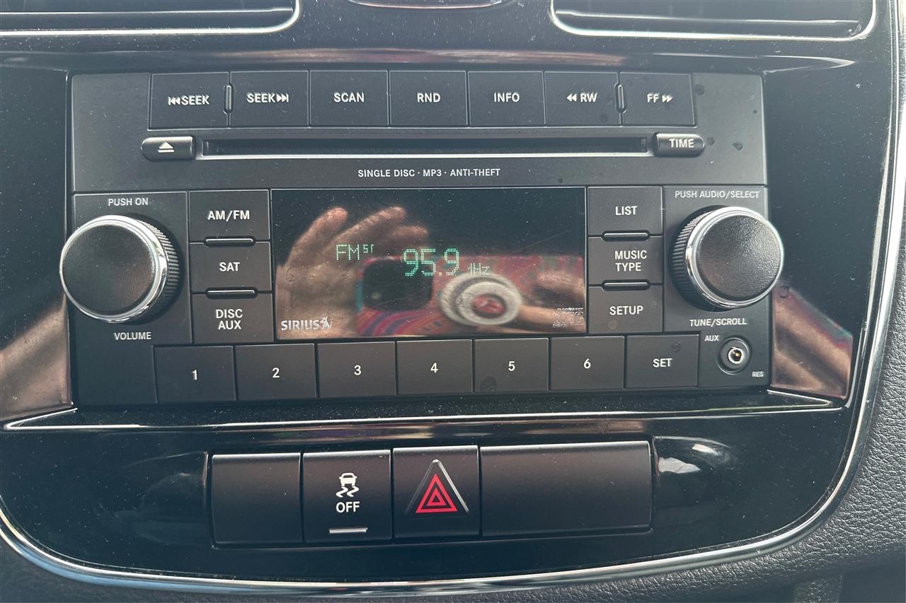 Chrysler 200 Touring 4D Sedan 2012