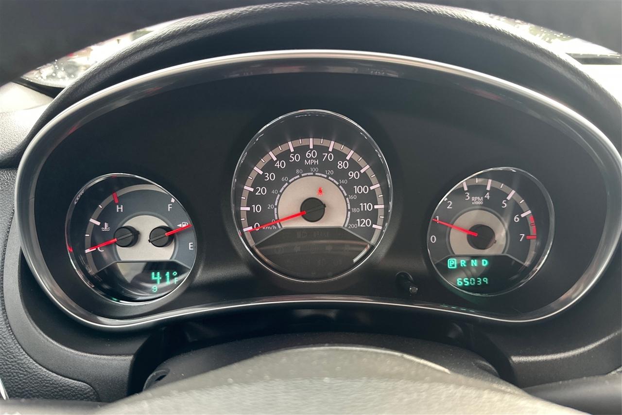 Chrysler 200 Touring 4D Sedan 2012