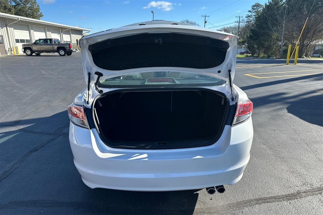 Mazda MAZDA6 i Touring 4D Sedan 2013