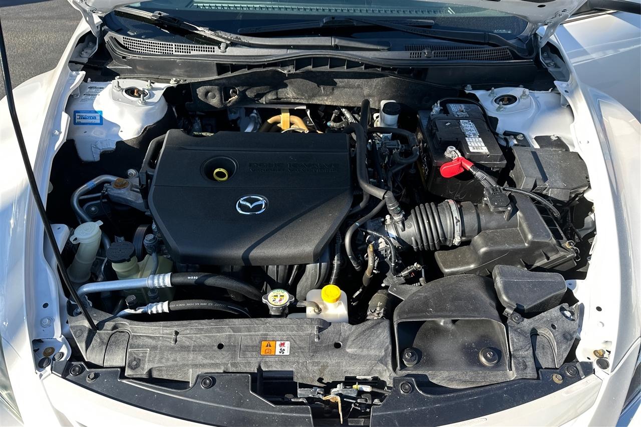 Mazda MAZDA6 i Touring 4D Sedan 2013