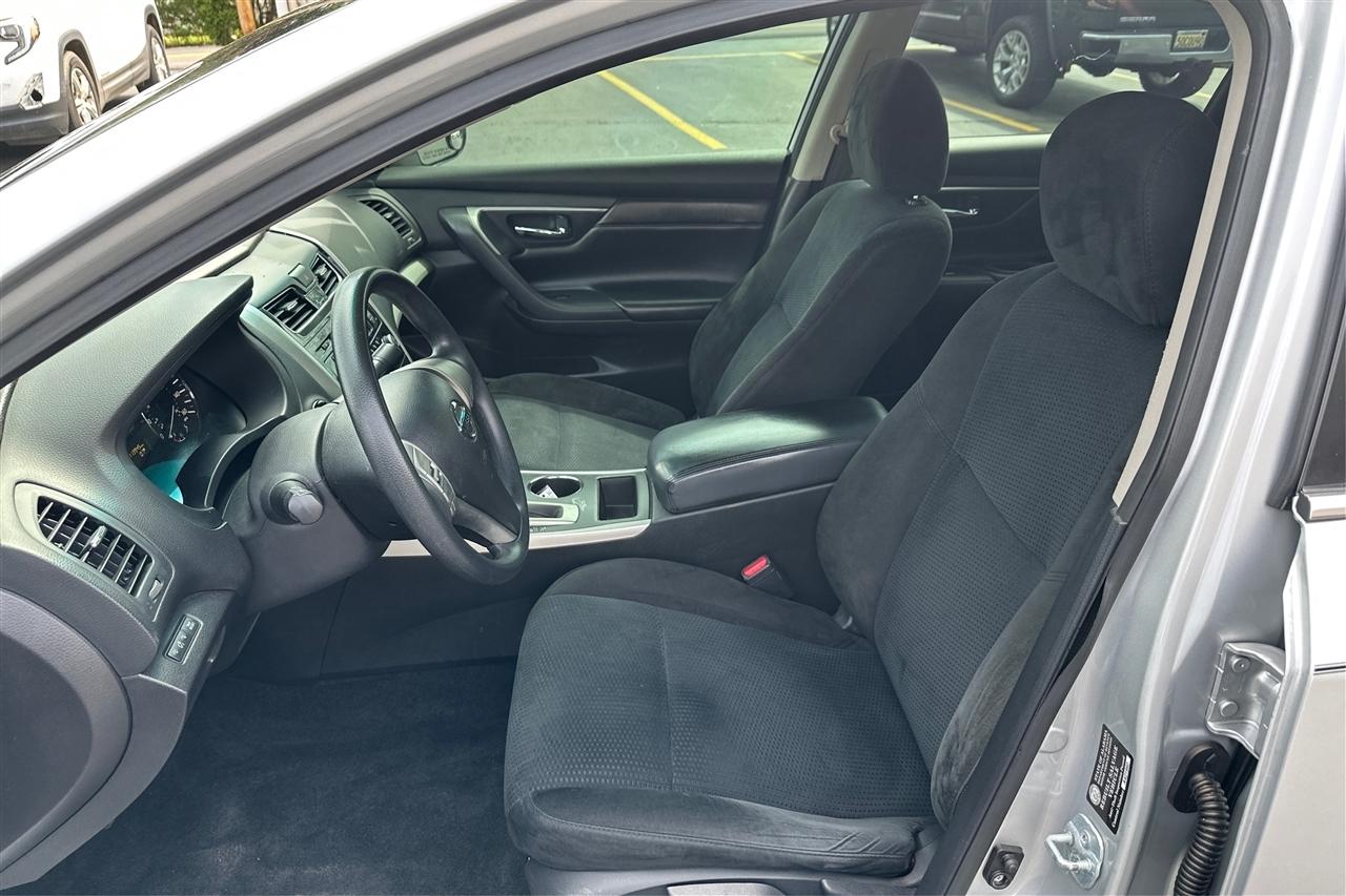 Nissan Altima Base 4D Sedan 2015