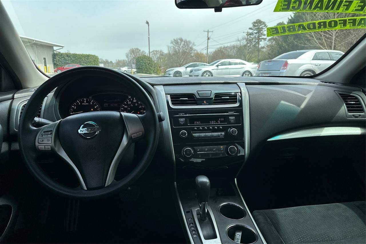 Nissan Altima Base 4D Sedan 2015