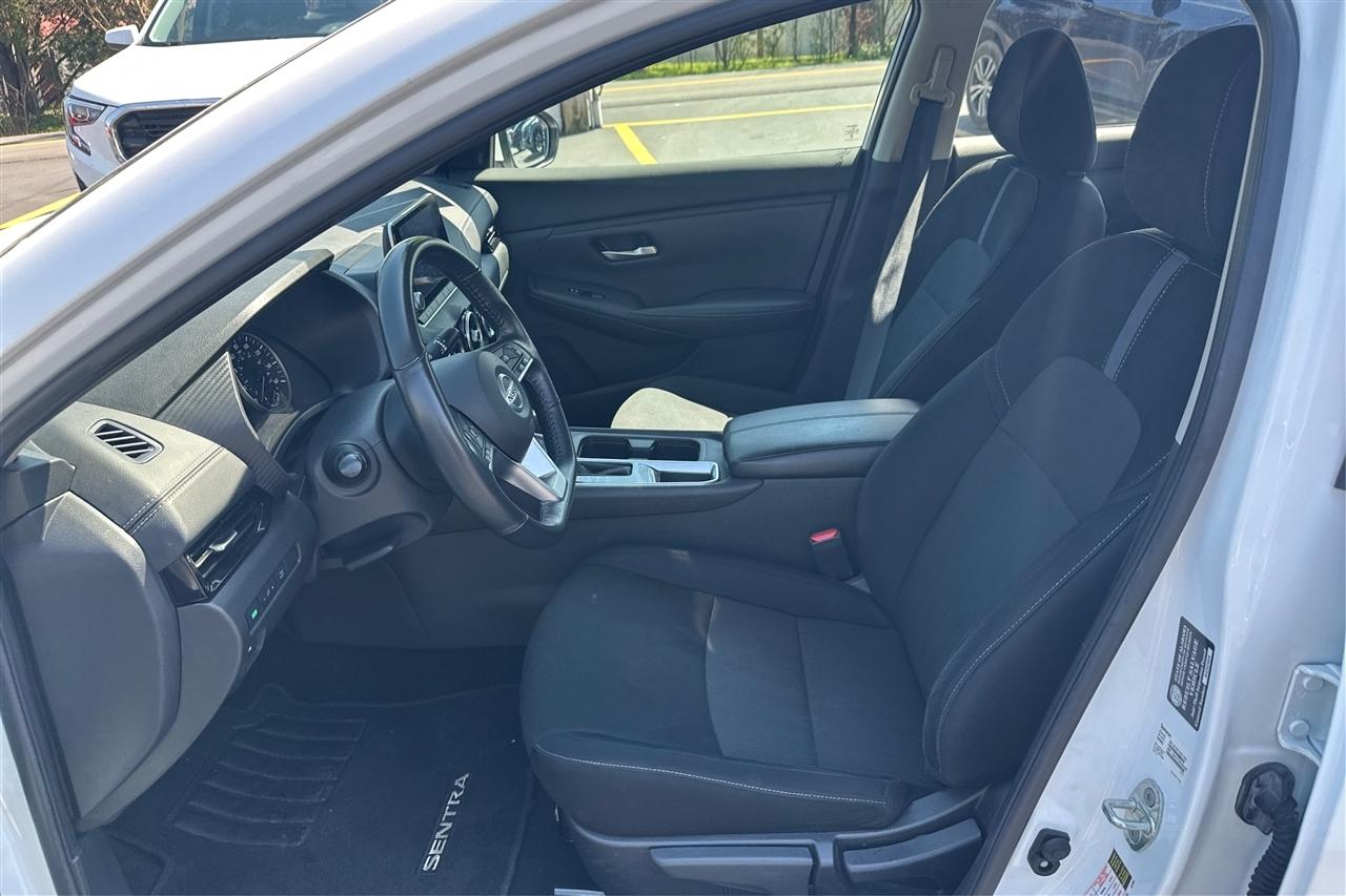 Nissan Sentra SV 4D Sedan 2022