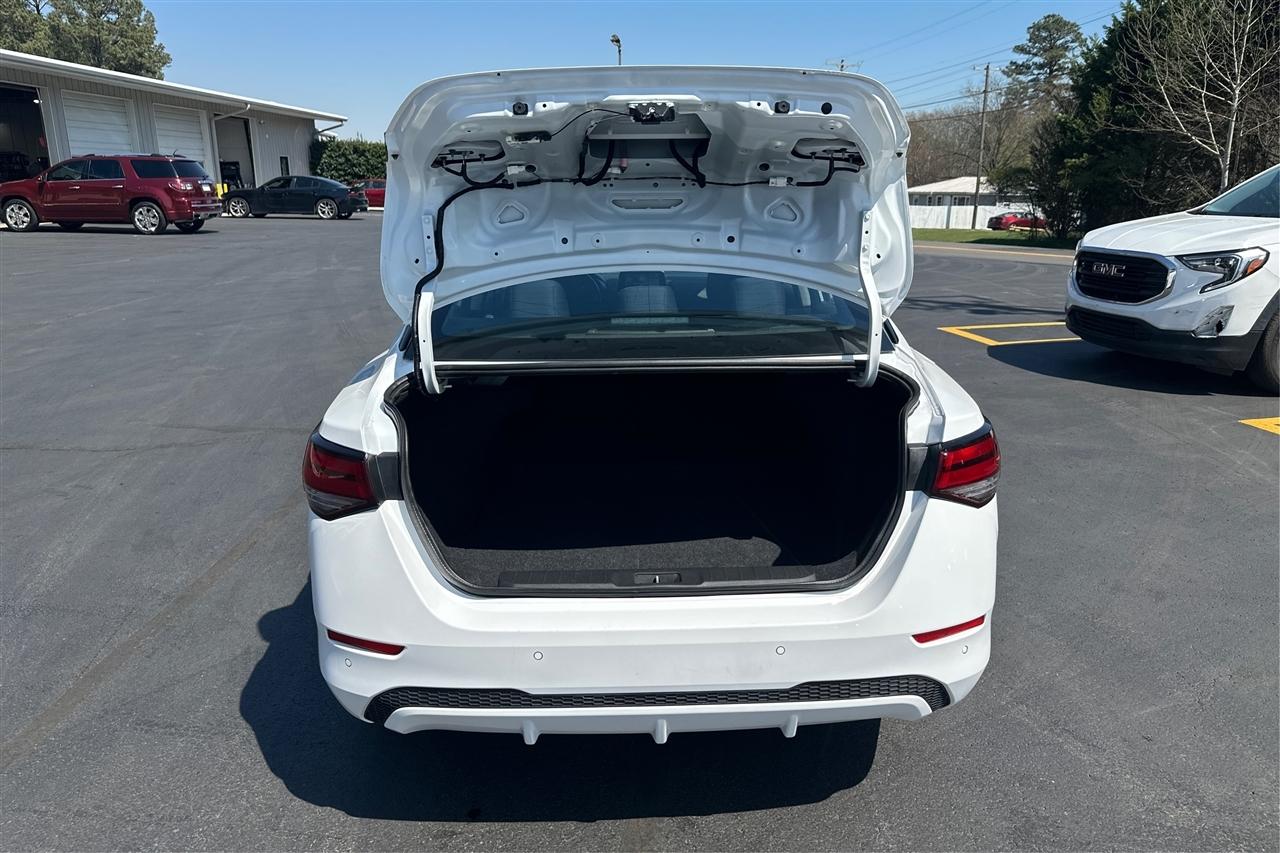 Nissan Sentra SV 4D Sedan 2022