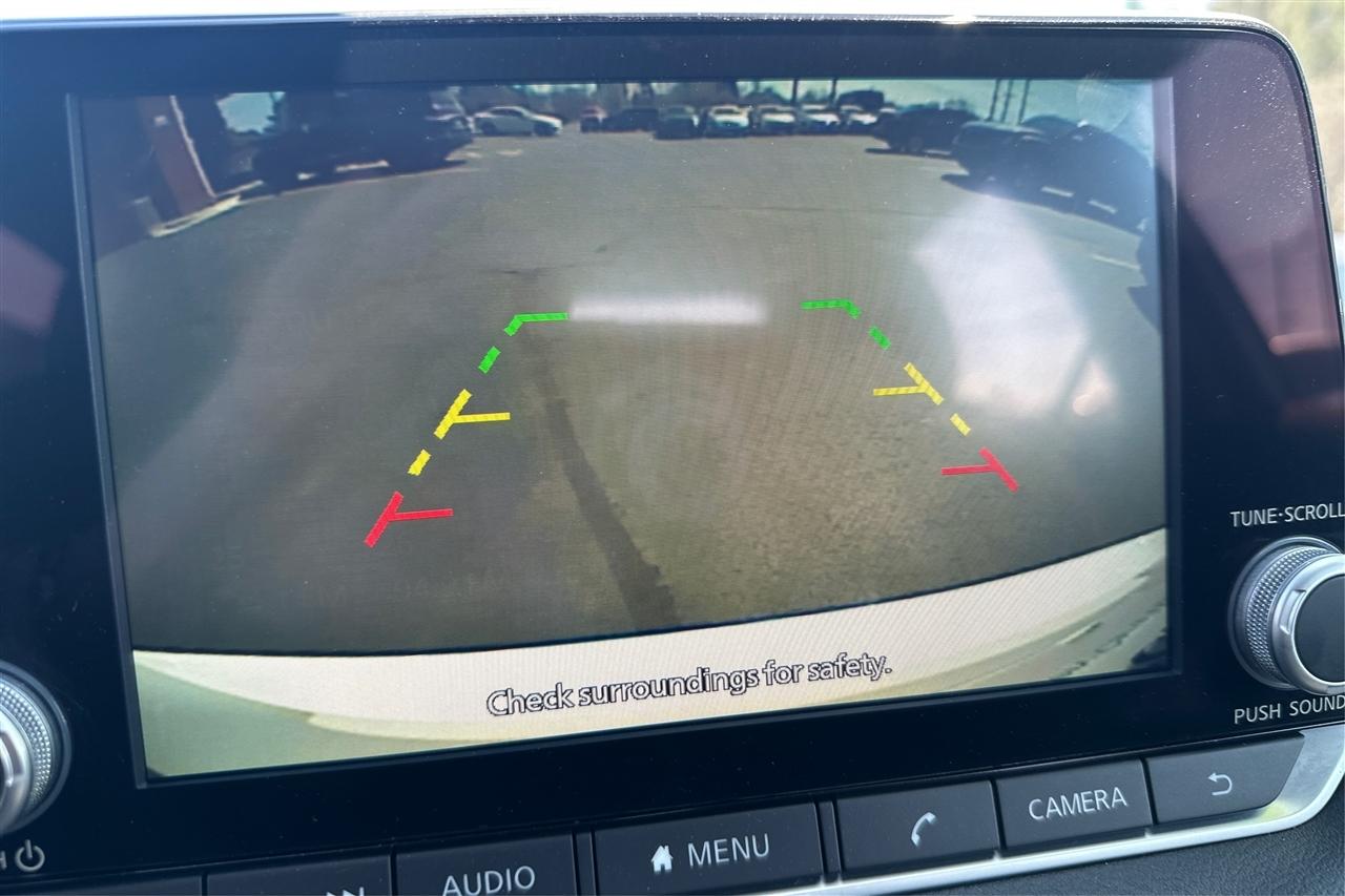 Nissan Sentra SV 4D Sedan 2022