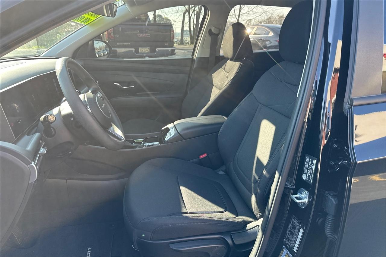 Hyundai Tucson SE 4D SUV FWD 2025