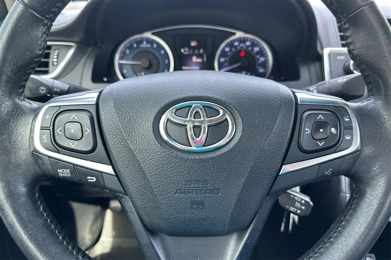 Toyota Camry XLE 4D Sedan 2016