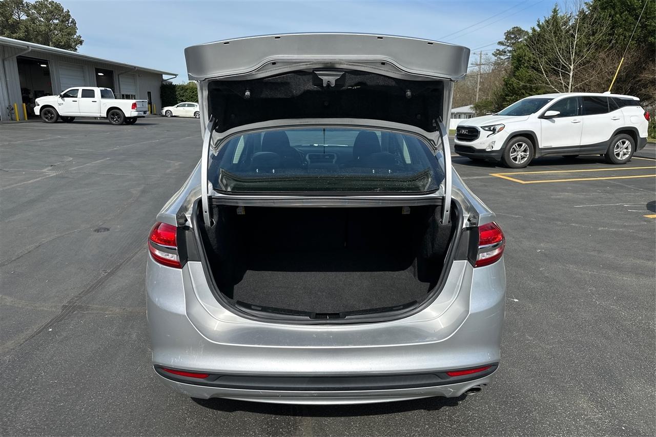 Ford Fusion S 4D Sedan 2017